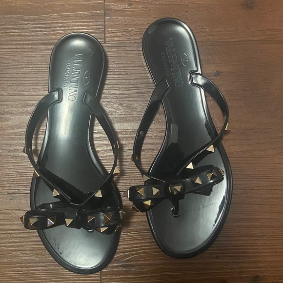 Valentino RUBBER ROCKSTUD THONG bow sandals - Picture 2 of 3